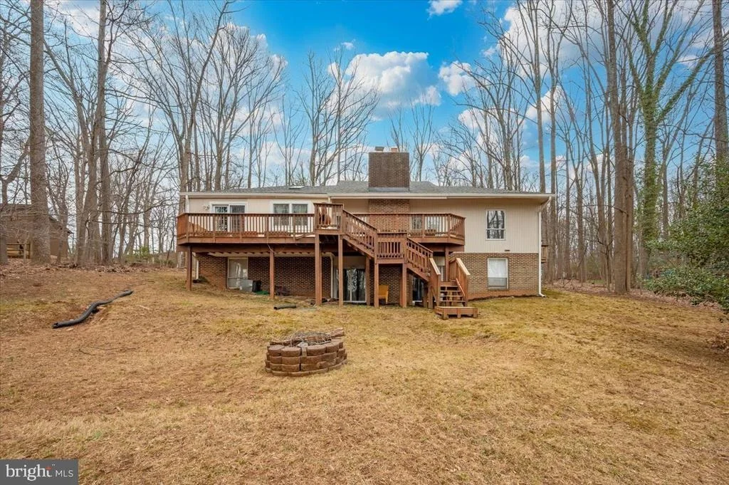 Photo of 10101 LLOYD ROAD