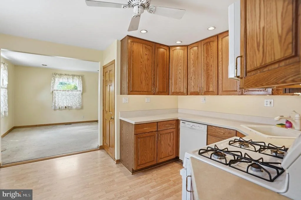 Photo of 8240 LONGPOINT ROAD