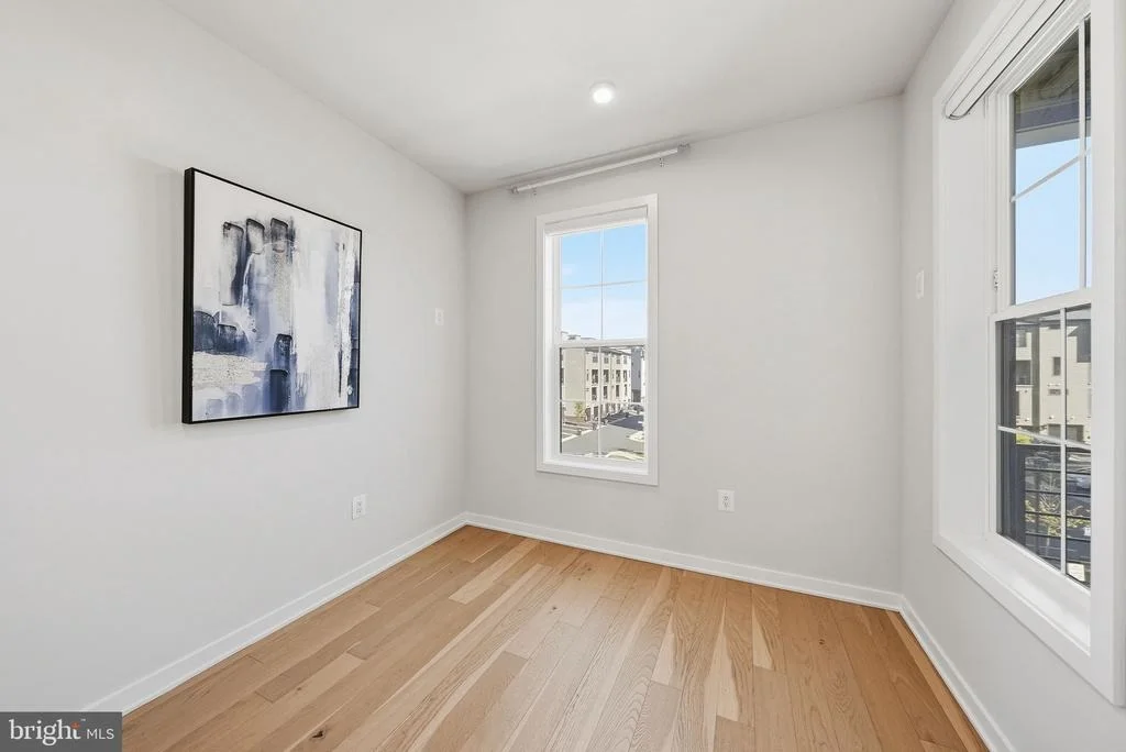 Photo of 43556 CENTERGATE DRIVE