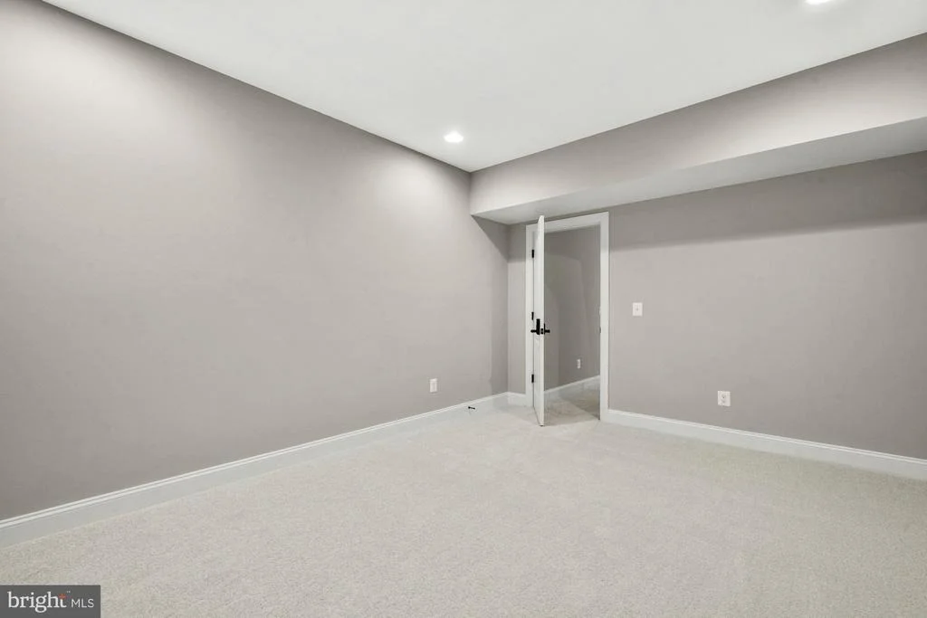 Photo of 8404 STONEWALL DRIVE