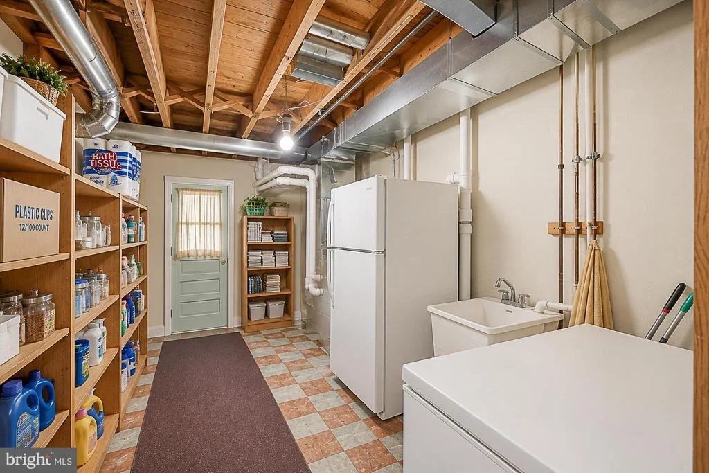 Photo of 3910 LABYRINTH ROAD