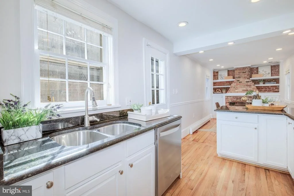 Photo of 23 5TH STREET SE