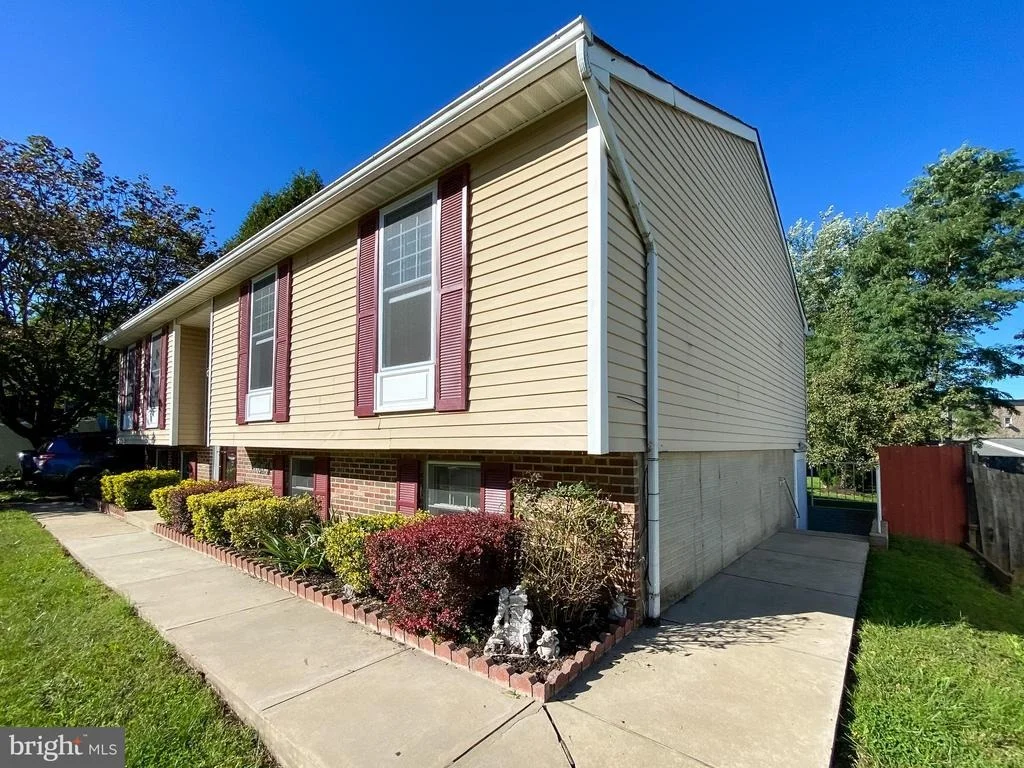 Photo of 233 SAVAGE ROAD