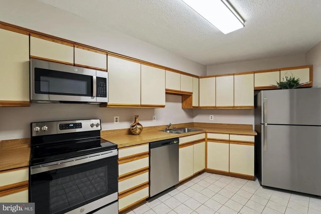 Photo of Unit 4604 at 15100 INTERLACHEN DRIVE