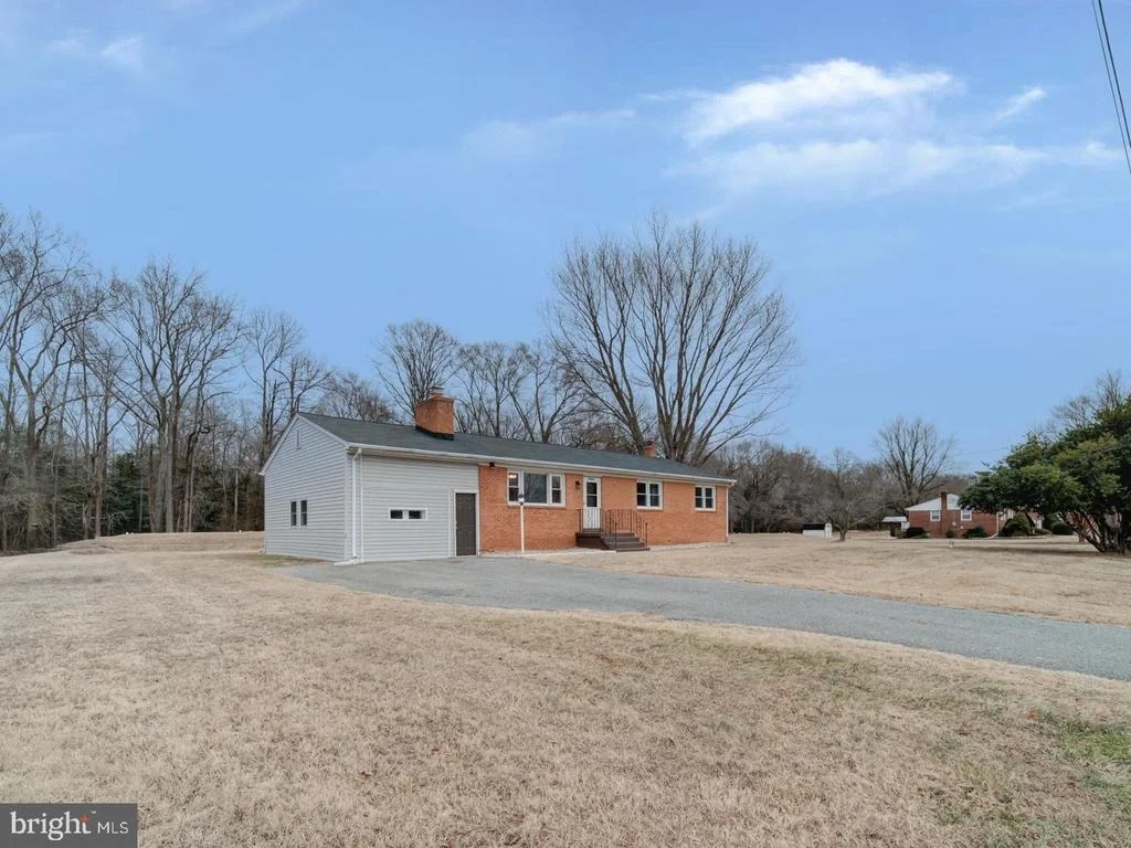 Photo of 10524 DEACON ROAD
