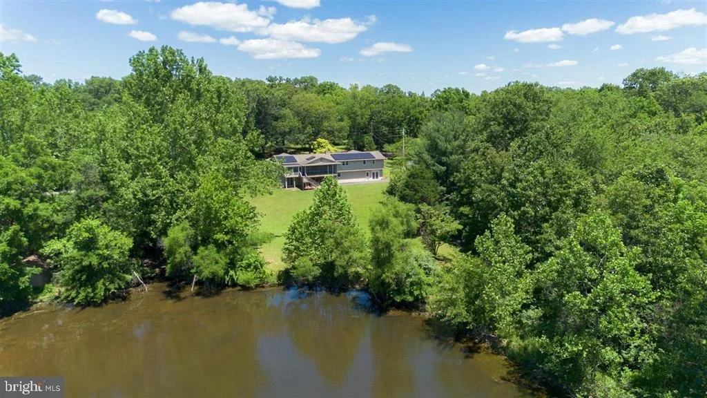 Photo of 1618 EAGLE SCHOOL ROAD