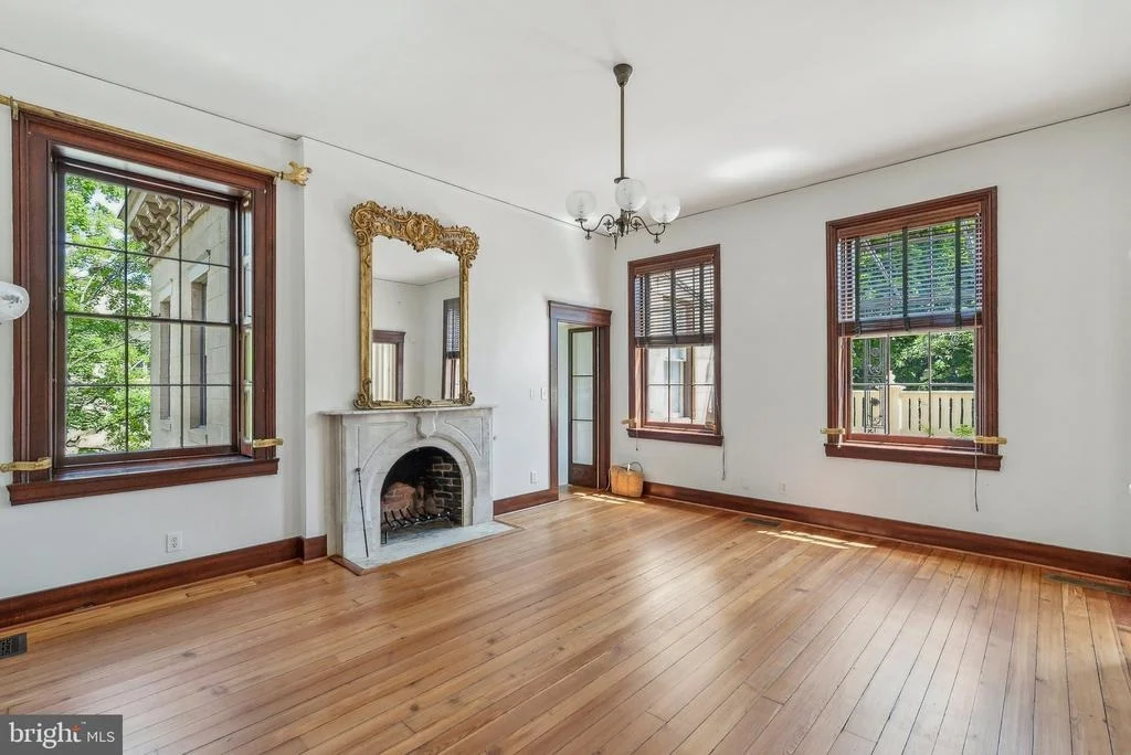 Photo of 1527 35TH STREET NW