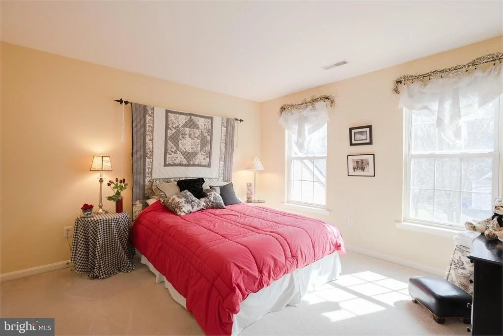Photo of 10419 WHITE COURT