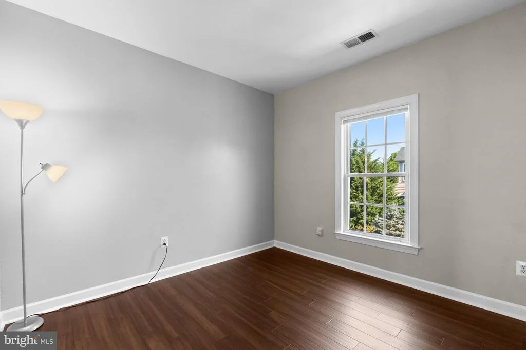 Photo of 9116 BOWLING GREEN DRIVE