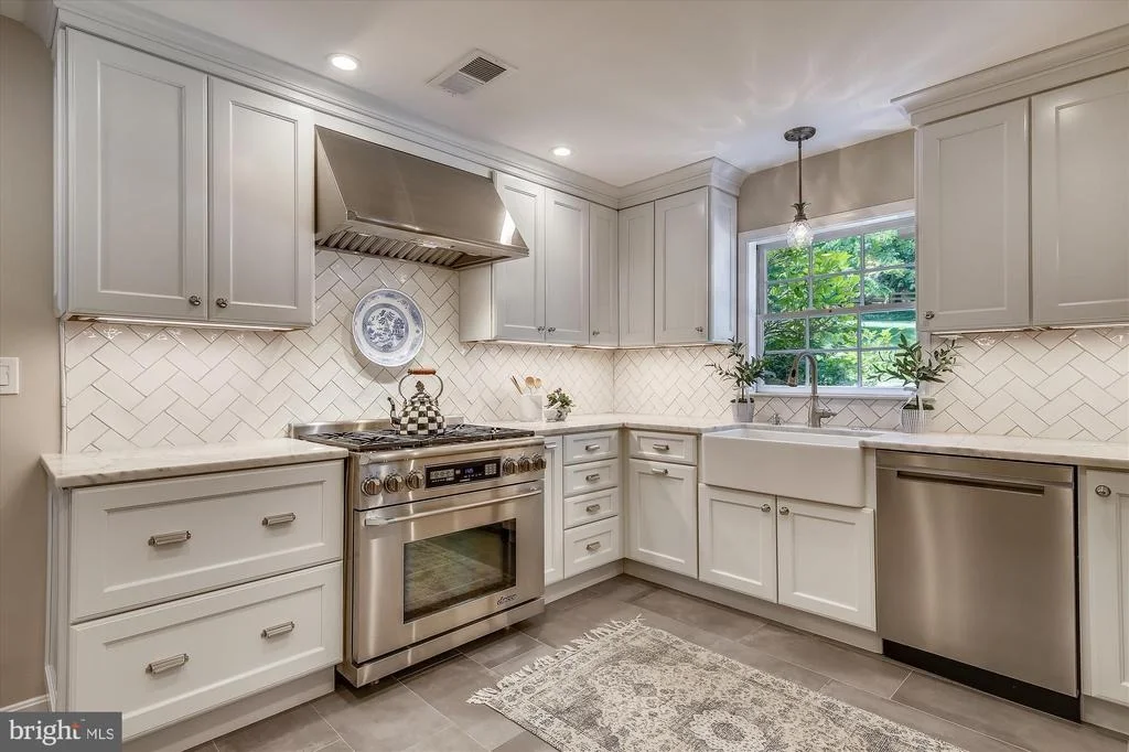 Photo of 1446 WOODACRE DRIVE