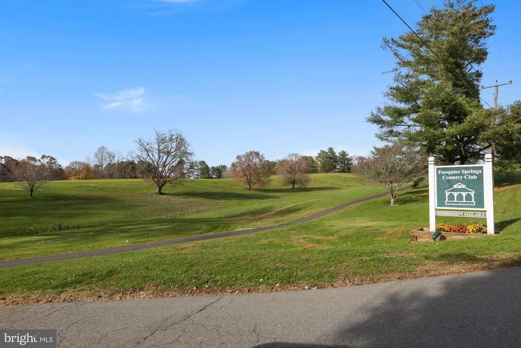 Photo of 9273 TOURNAMENT ROAD