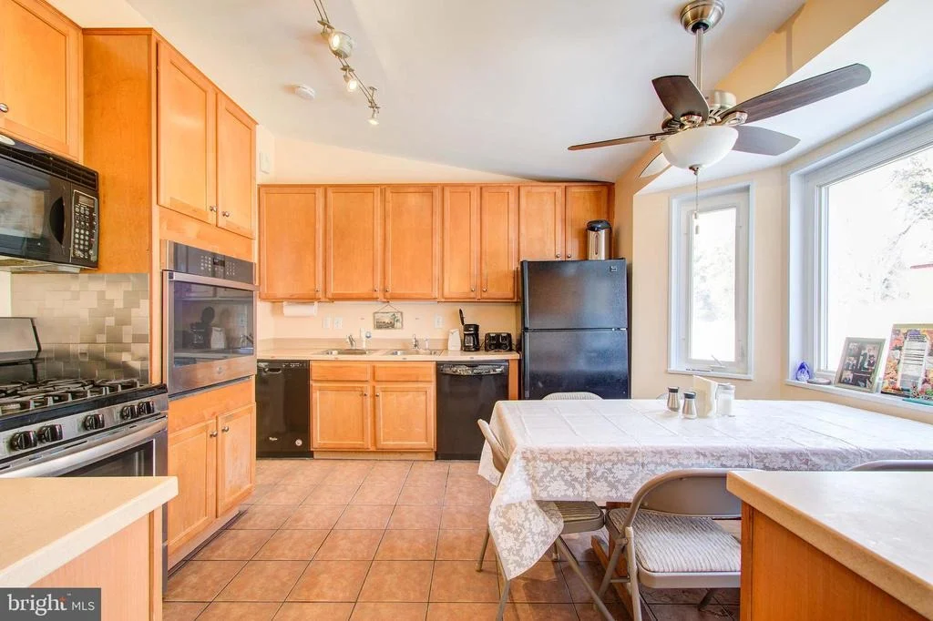 Photo of 606 BURNT MILLS AVENUE