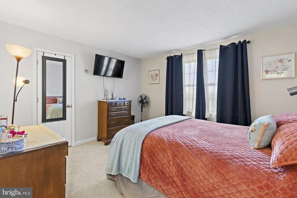 Photo of 5312 W HEAPS ROAD
