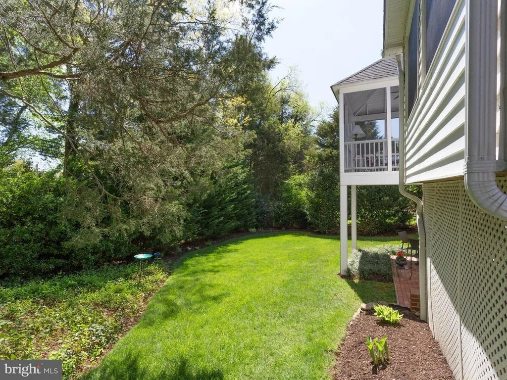 Photo of 1827 DEER DRIVE