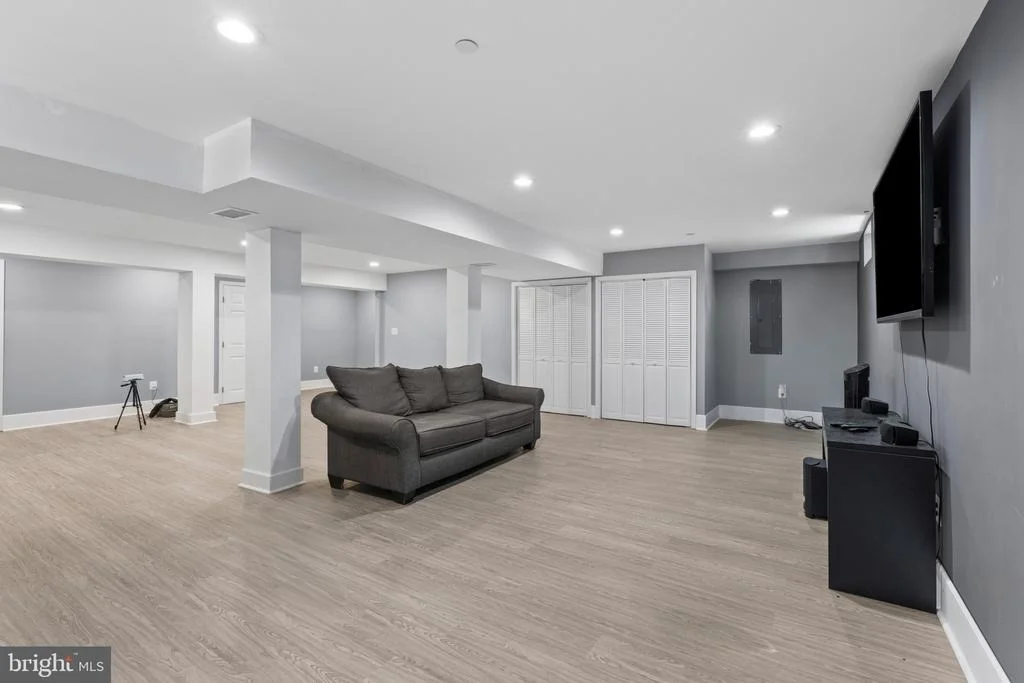 Photo of 209 W EDGEVALE ROAD