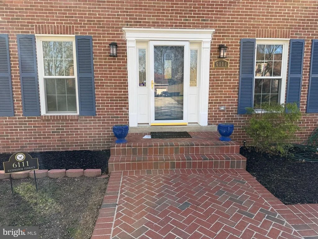 Photo of 6111 RICHMANOR TERRACE