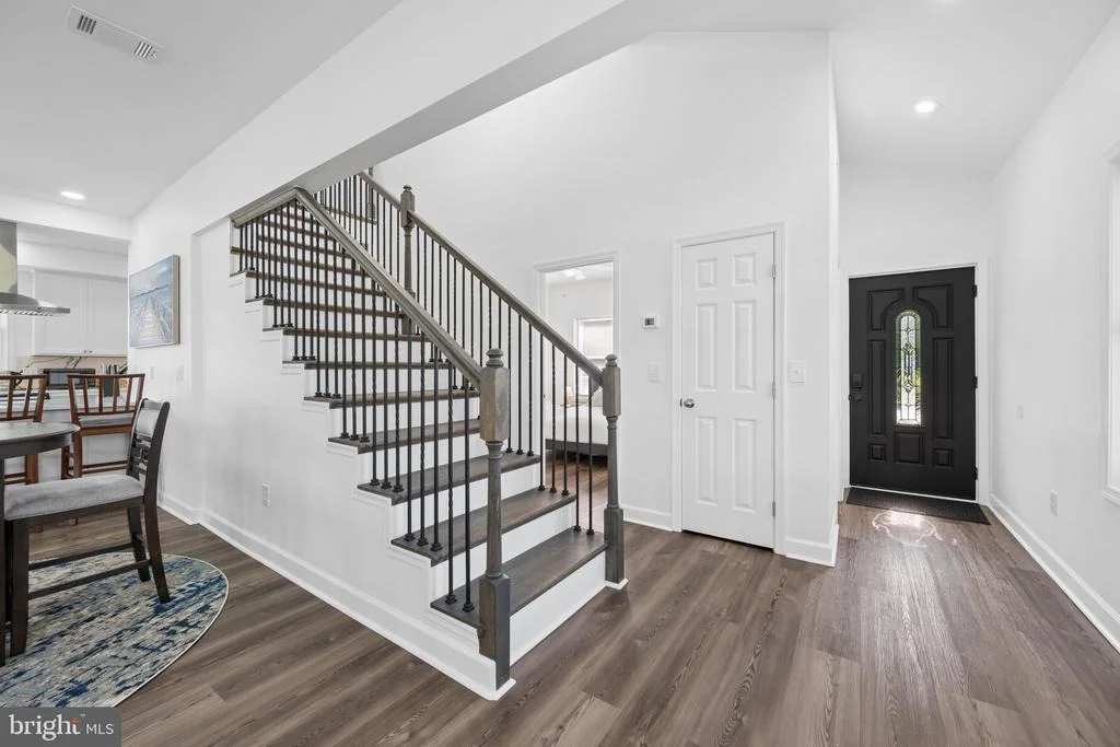 Photo of 456 DEALE ROAD