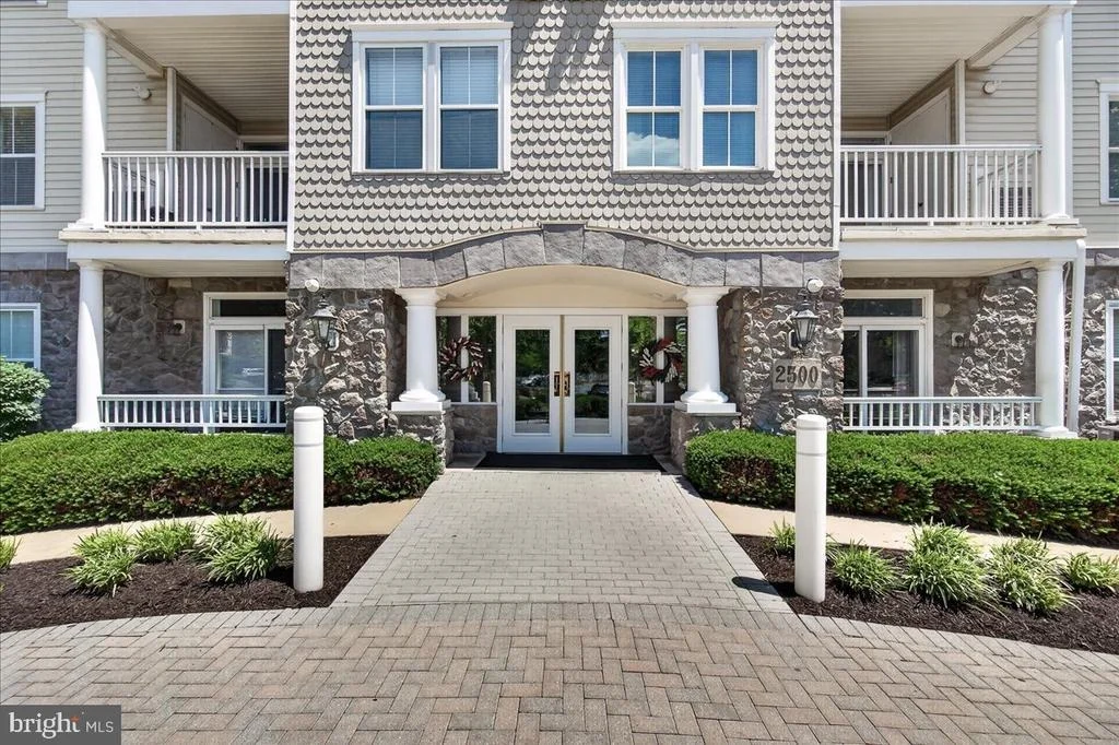Photo of Unit 103 at 2500 WATERSIDE DRIVE