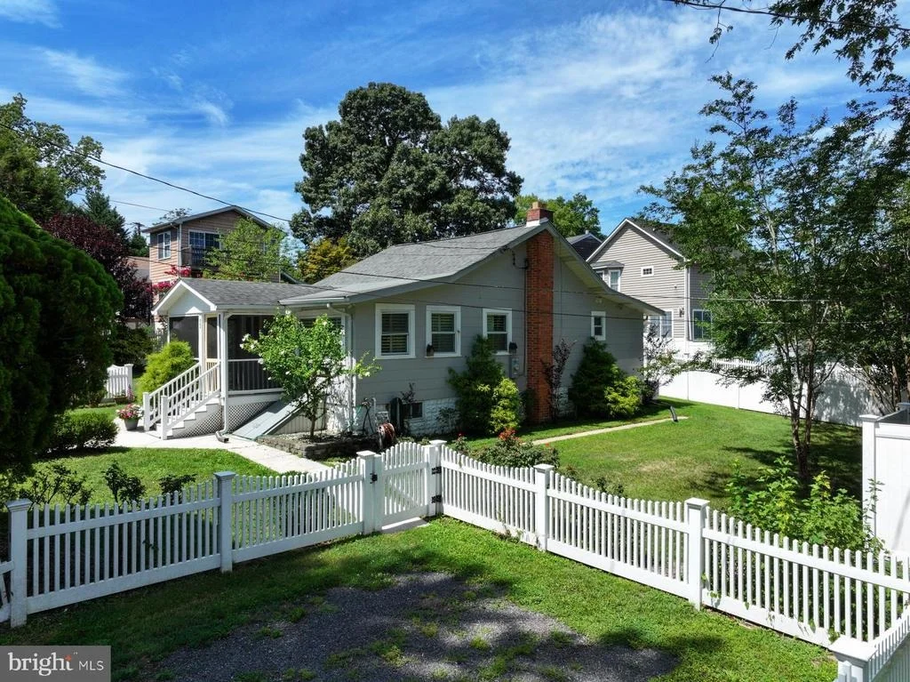 Photo of 13 CHERRY ROAD