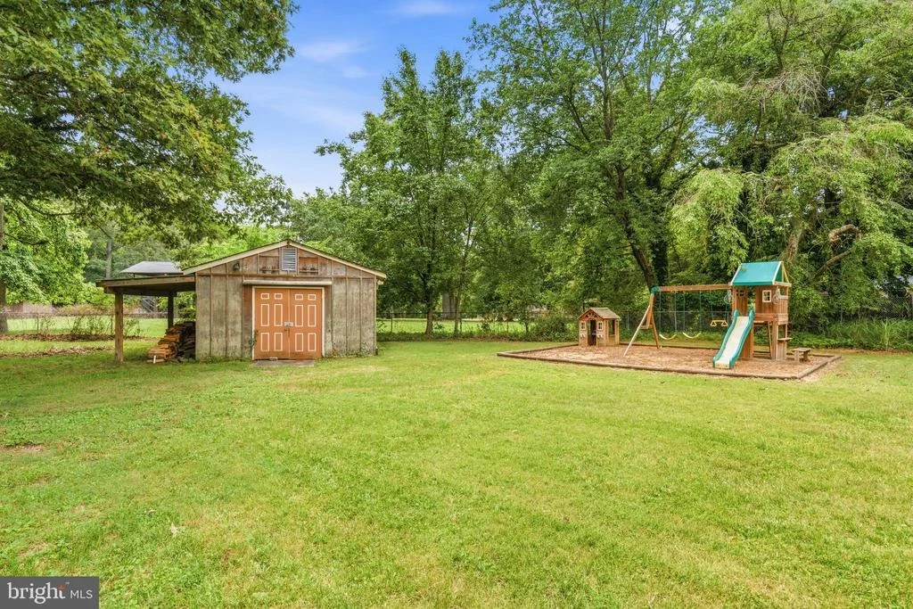 Photo of 6675 OAKWOOD CIRCLE