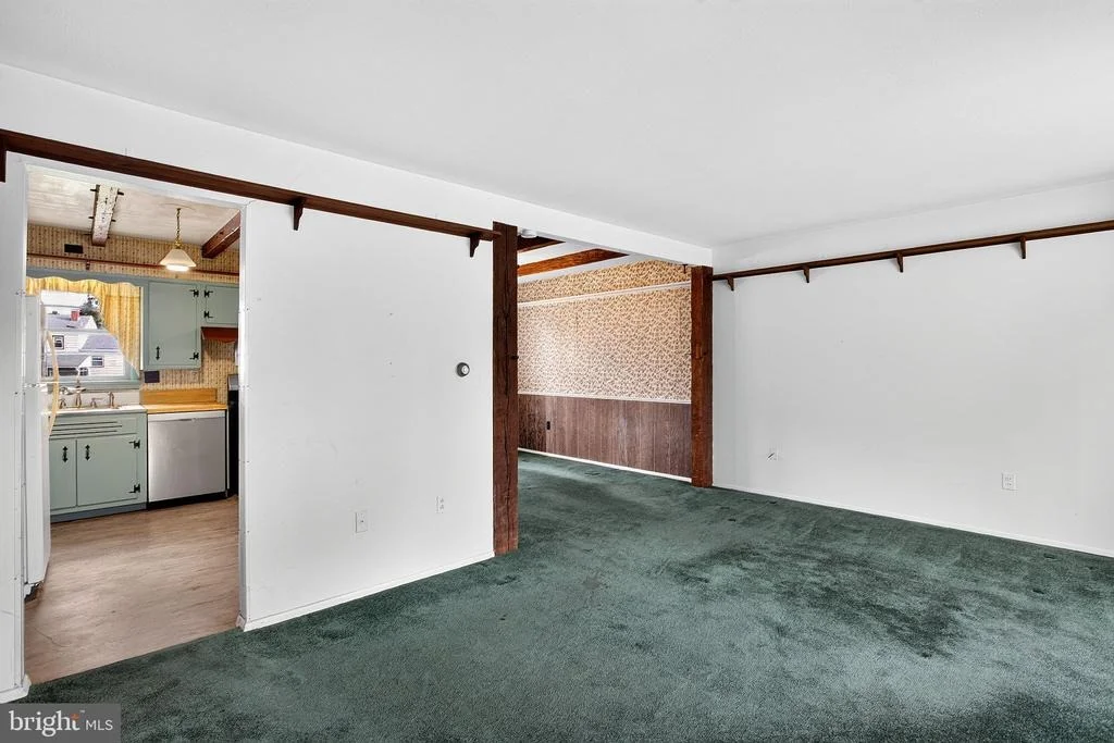 Photo of 6 WICKFORD AVENUE