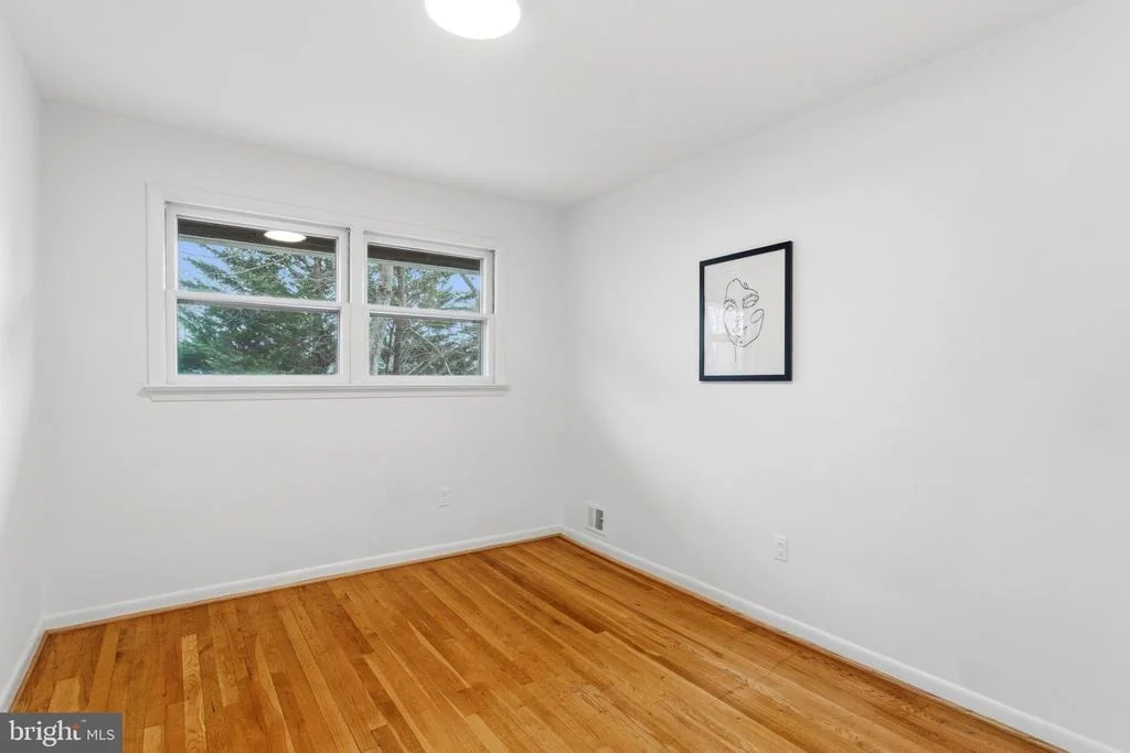 Photo of 11705 DEVILWOOD COURT