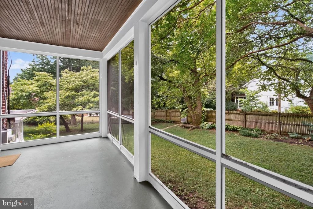 Photo of 2030 LANIER DRIVE