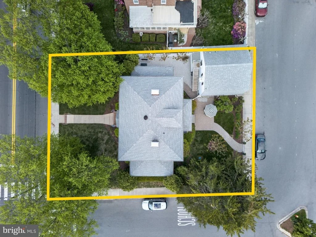 Photo of 829 SAVANNAH ROAD