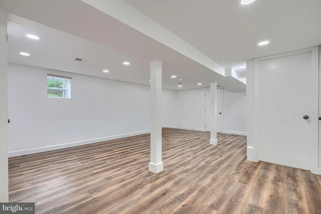 Photo of 4212 POWELL AVENUE