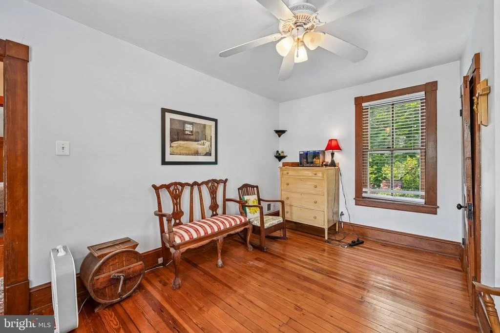 Photo of 20925 CLARKSBURG ROAD