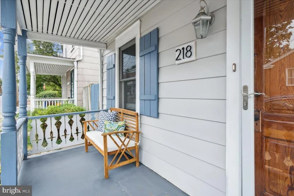 Photo of 218 5TH STREET W