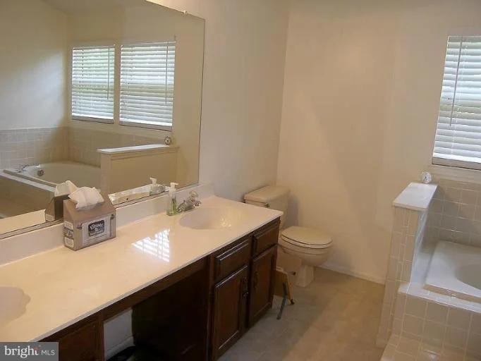 Photo of 125 BOOKHAM LANE