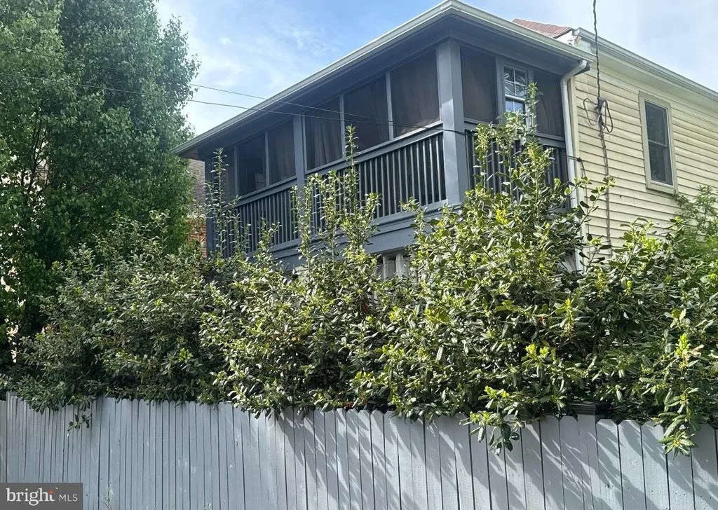 Photo of 4818 SHERIFF ROAD NE