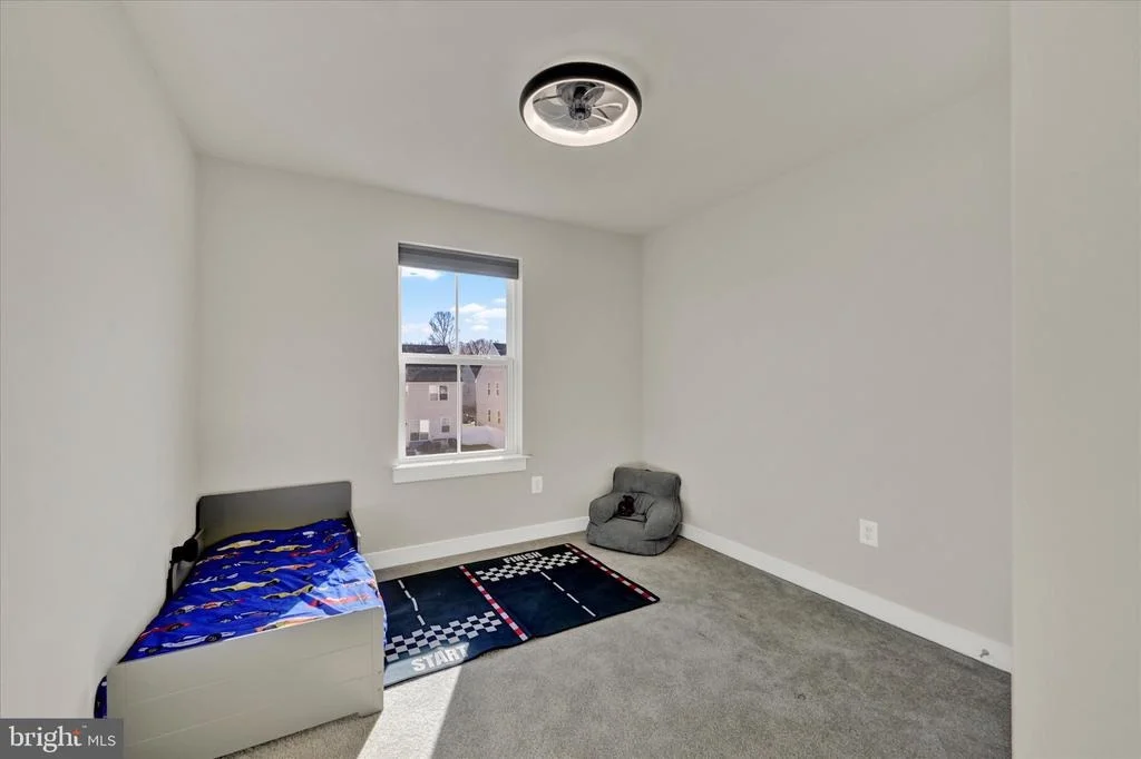 Photo of 839 LENI WAY
