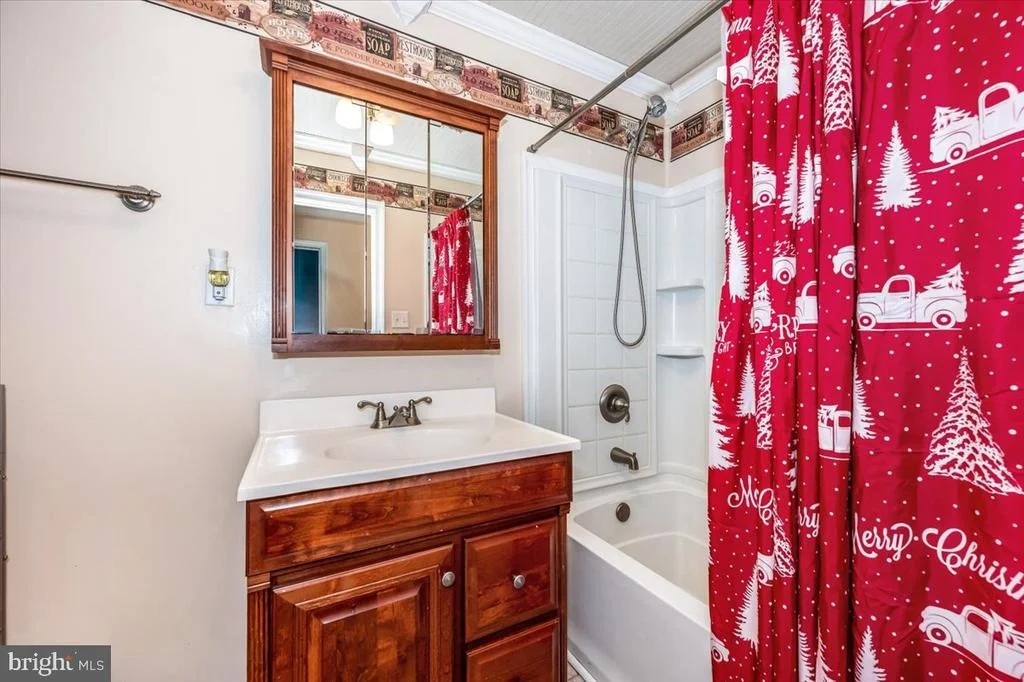 Photo of 15225 CLEAR SPRING ROAD