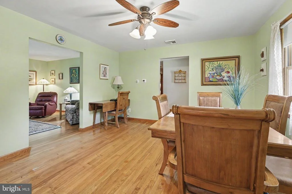 Photo of 2048 BUSTLETON ROAD