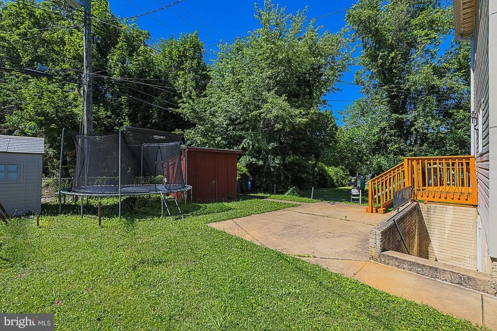 Photo of 3910 LABYRINTH ROAD