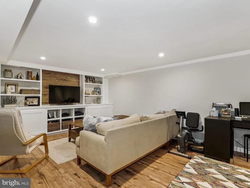 Photo of 12117 EDGEMONT STREET