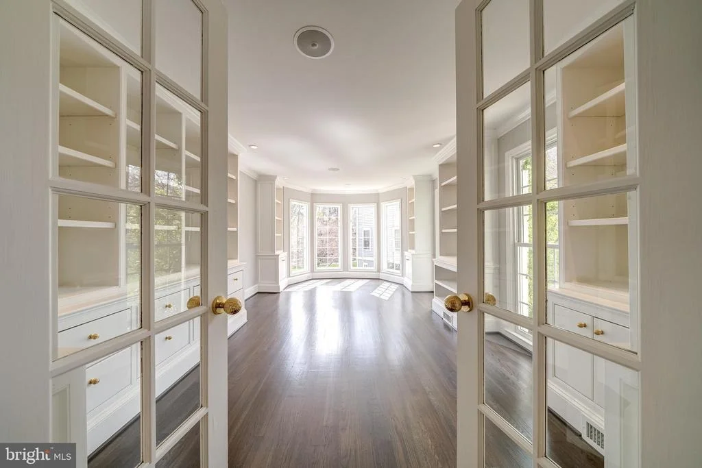 Photo of 6202 NETHERCOMBE COURT