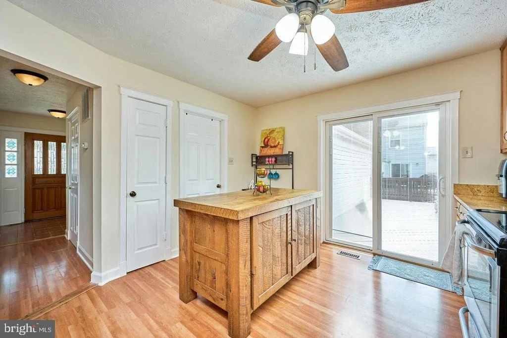 Photo of 806 RUST DRIVE NE