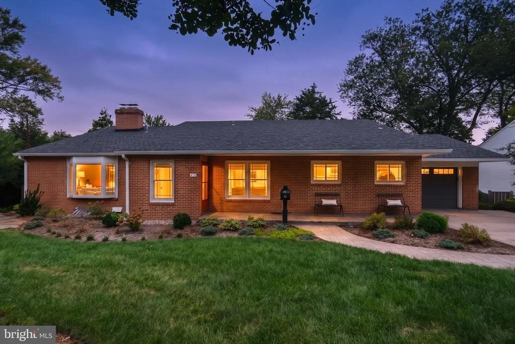 Photo of 415 CROWN VIEW DRIVE