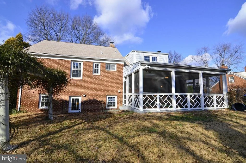 Photo of 4905 BRISTOW DRIVE