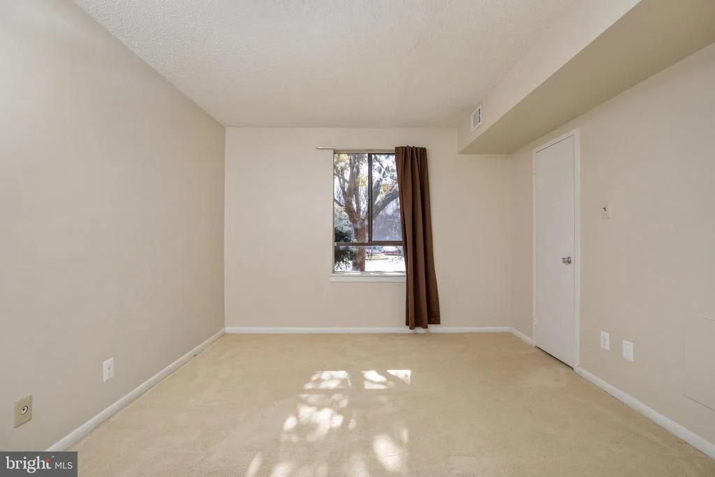 Photo of Unit 901B at 11650 STONEVIEW SQUARE