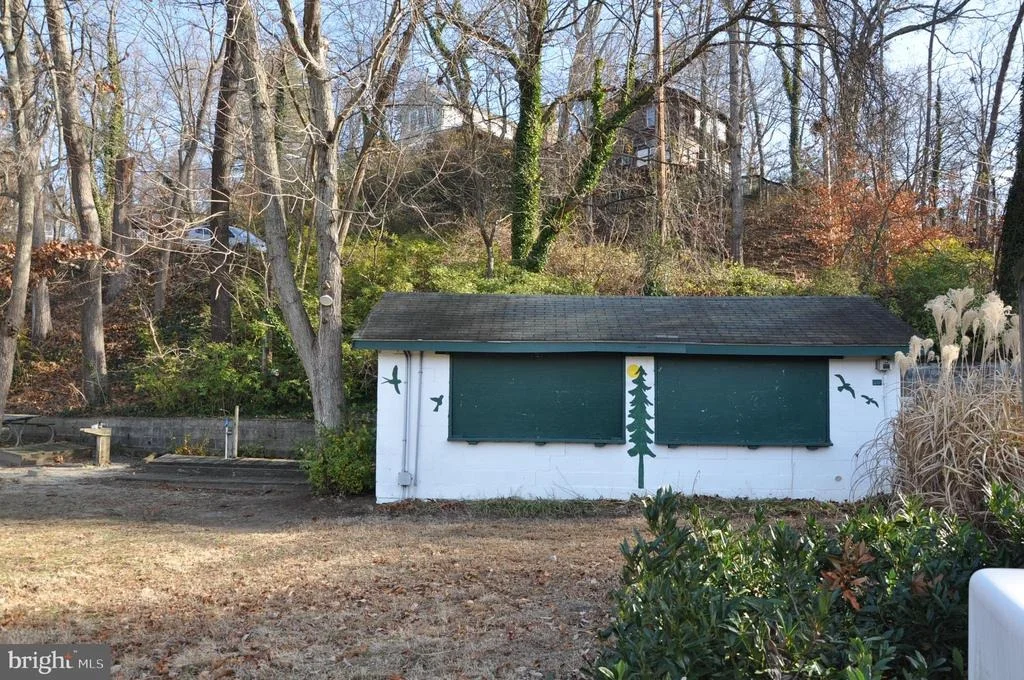Photo of 1465 RIDGEWAY