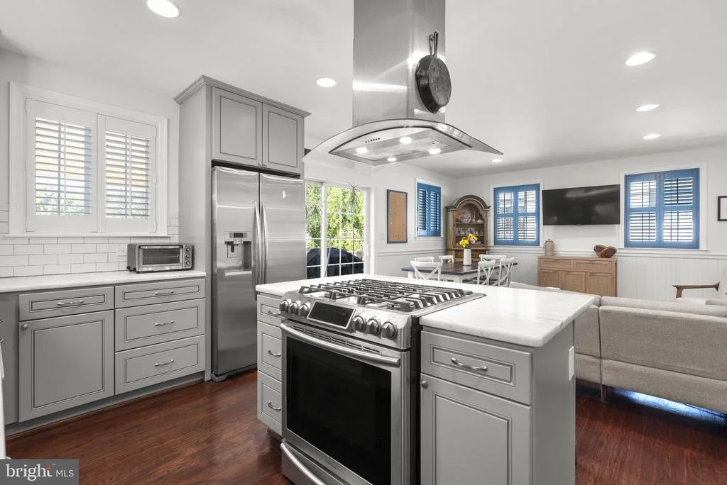 Photo of 9504 BILTMORE DRIVE