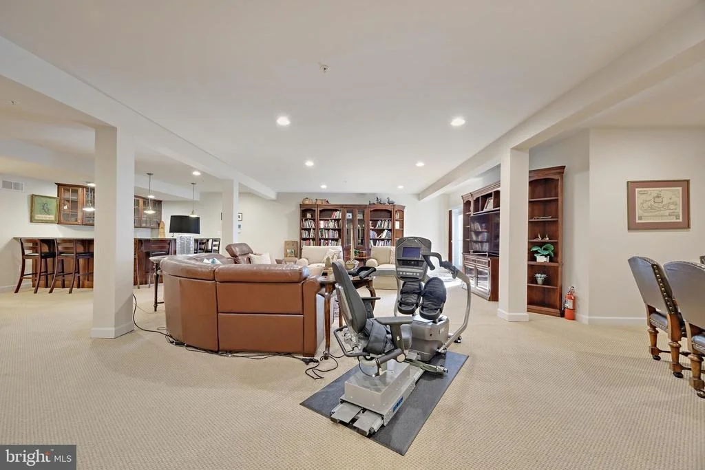Photo of 2926 LEVEE DRIVE