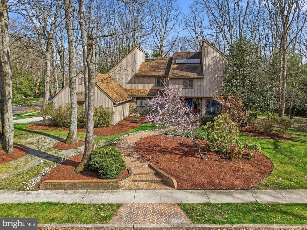 Photo of 1 WINDSOR DRIVE
