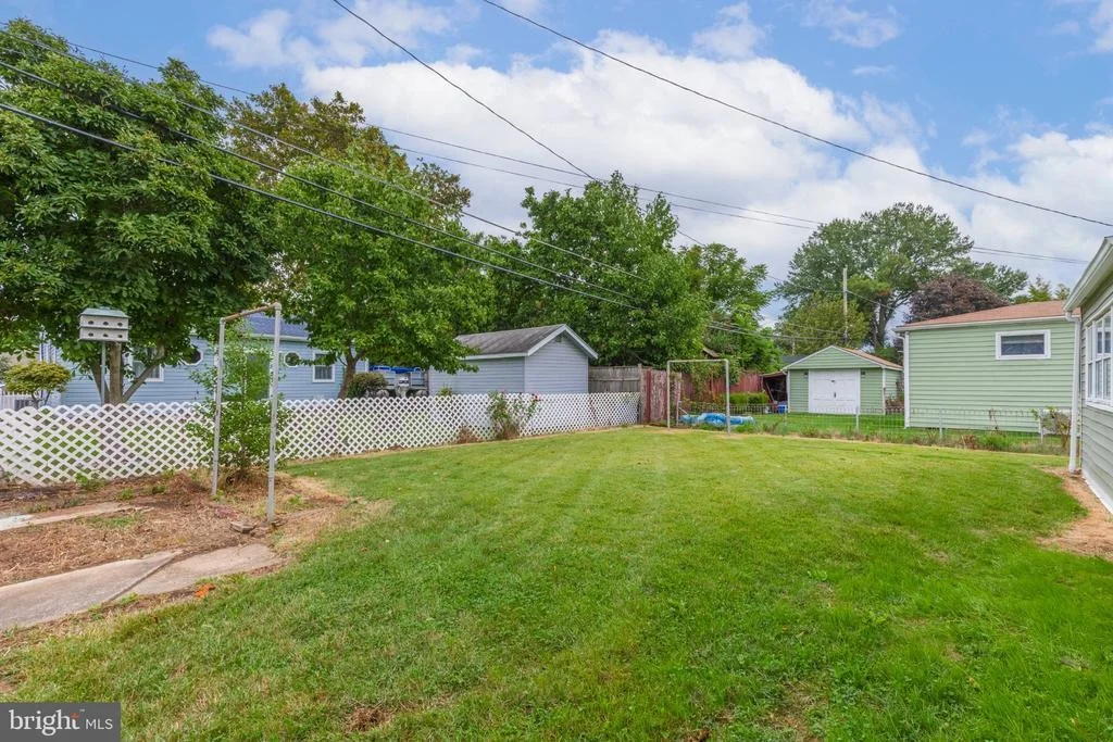 Photo of 8202 LONGPOINT ROAD