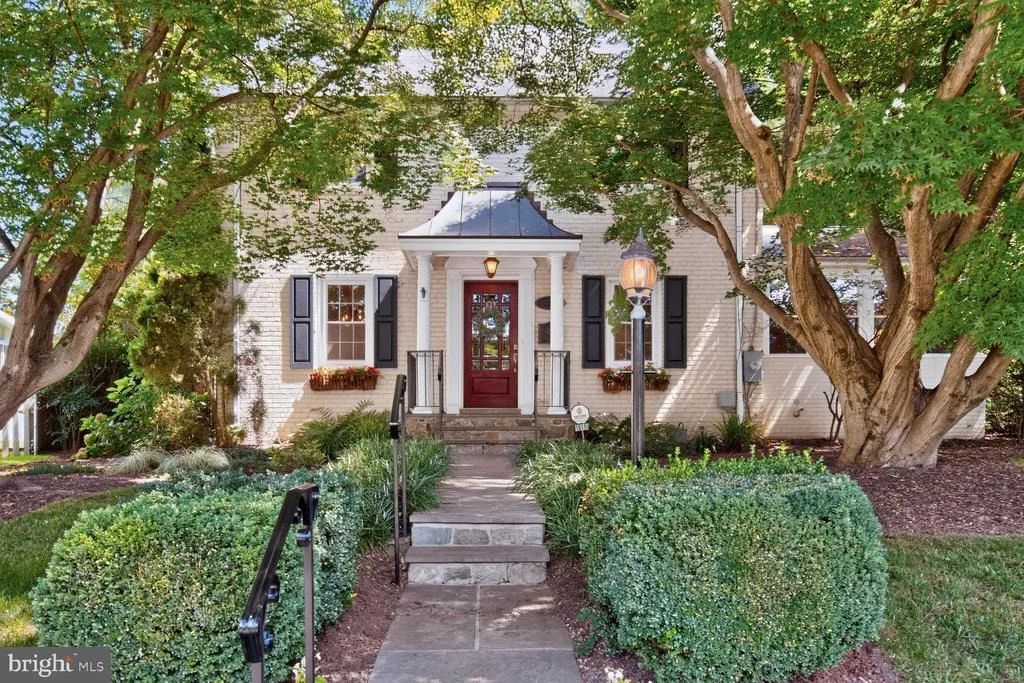 Photo of 10115 GATES AVENUE