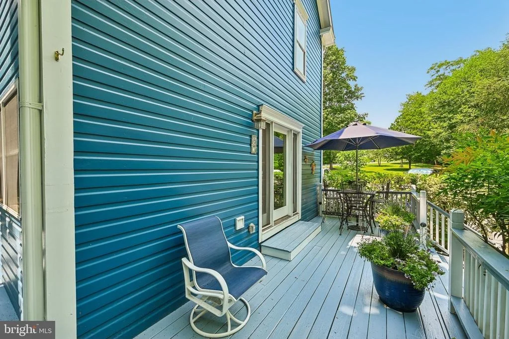 Photo of 20925 CLARKSBURG ROAD